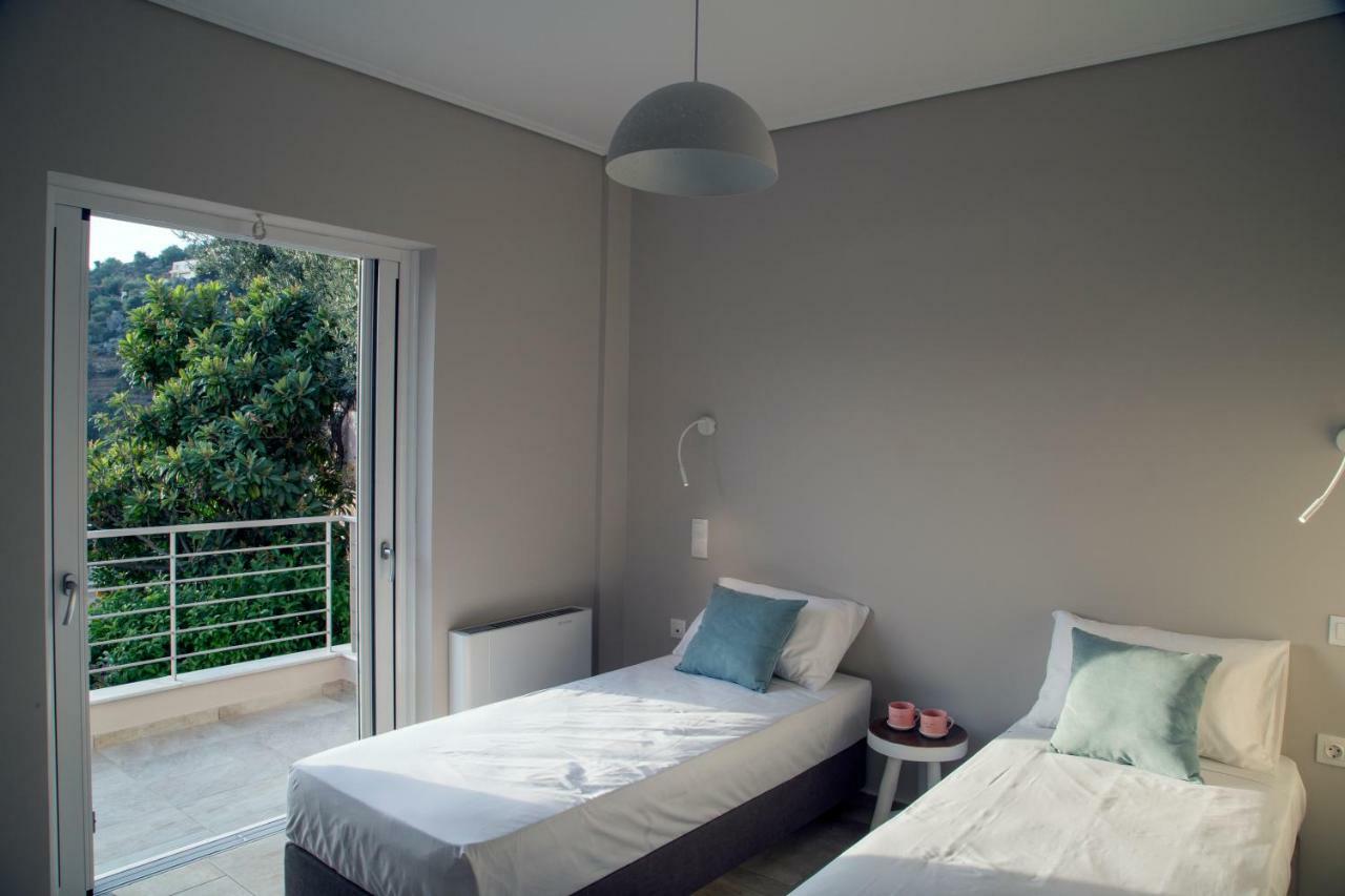 Kalavria Luxury Suites - Magnificent Sea View Of Poros Poros Town Екстериор снимка