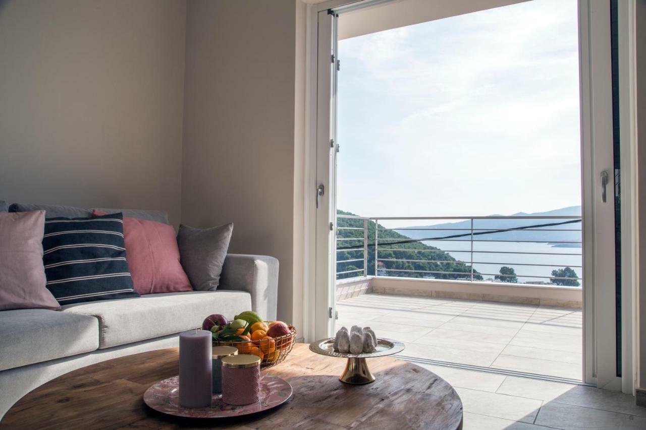 Kalavria Luxury Suites - Magnificent Sea View Of Poros Poros Town Екстериор снимка