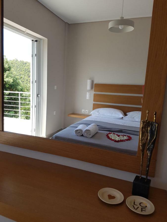 Kalavria Luxury Suites - Magnificent Sea View Of Poros Poros Town Екстериор снимка