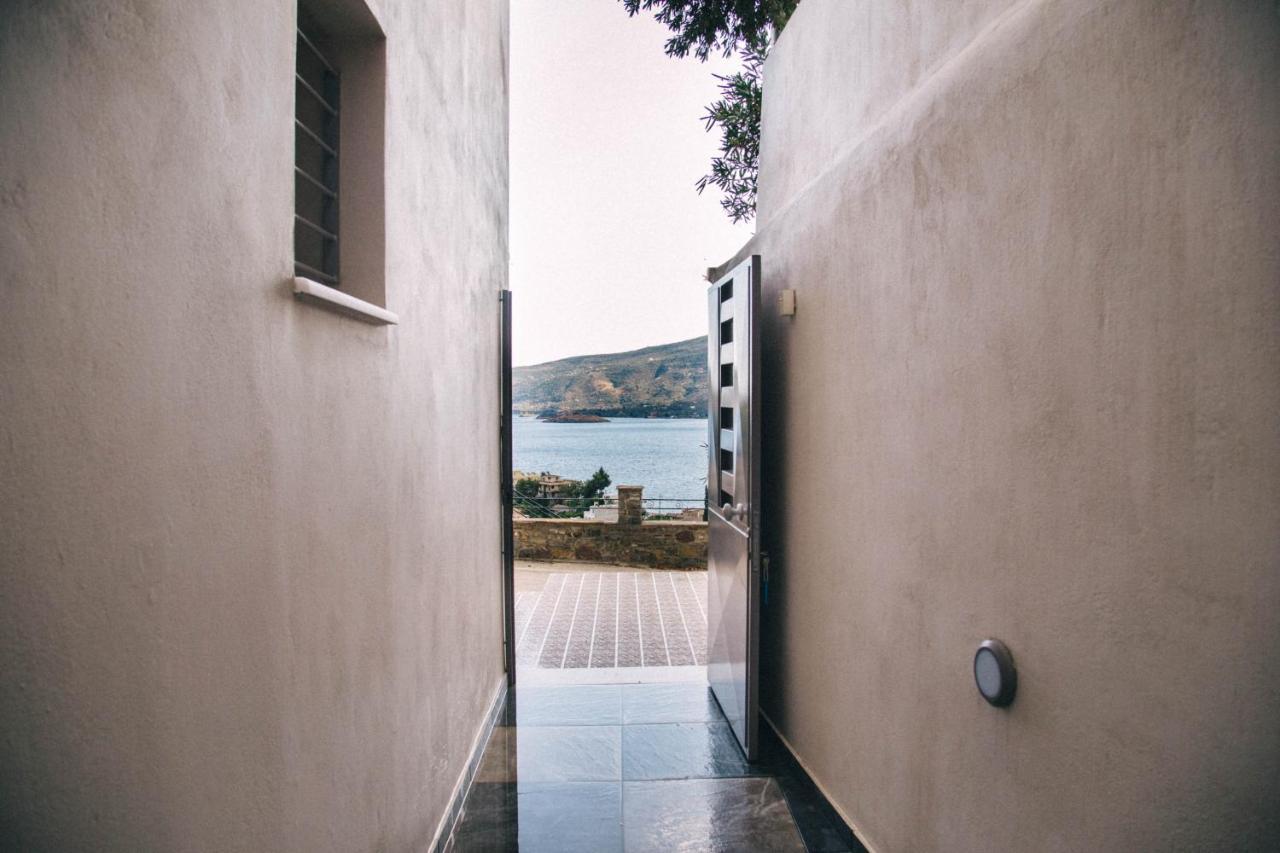 Kalavria Luxury Suites - Magnificent Sea View Of Poros Poros Town Екстериор снимка